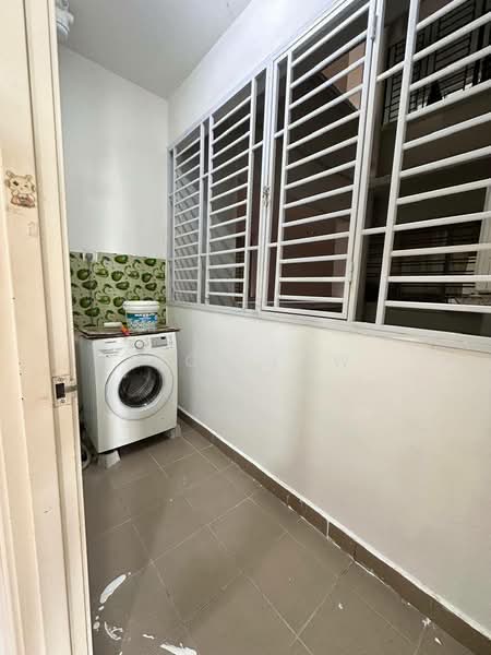 Apartment for Rent at Nusa Heights (Nusa Puncak) - Nick Low - Balcony - PropertyGuru.com.my