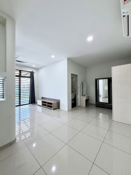 2-storey Terraced House for Sale in Taman Puteri Wangsa (Ulu Tiram) - Yik Tat - PropertyGuru.com.my