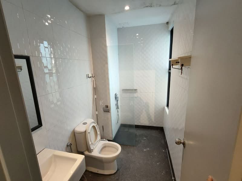 Condominium for Sale at Zefer Hill Residence - JK Lau - Bathroom - PropertyGuru.com.my