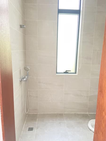 Rumah Banglo untuk Disewa di Forest City (Gelang Patah) - Alex Cheah - Worker bathroom - PropertyGuru.com.my