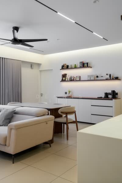 Kondominium untuk Dijual di Setia Sky 88 - Dennis Lee - Living Room - PropertyGuru.com.my