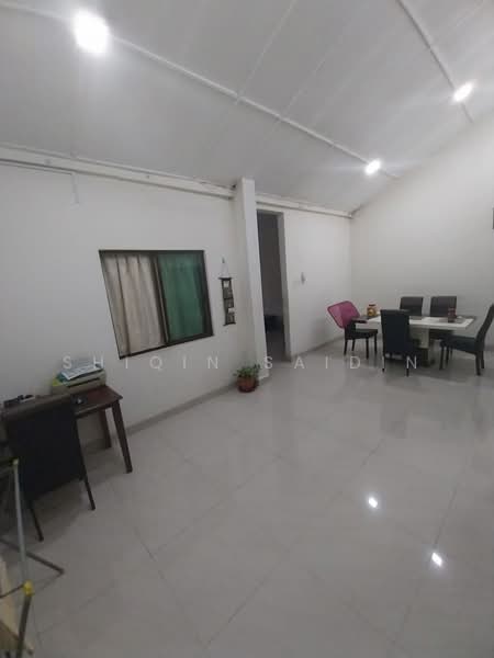 1-storey Terraced House for Sale in Kelana Jaya (Petaling Jaya) - Shiqin Saidin - Living Room - PropertyGuru.com.my