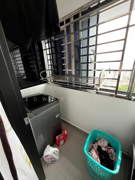 Servis Apartment untuk Dijual di Veranda Residence - Edward Gan - Balcony - PropertyGuru.com.my