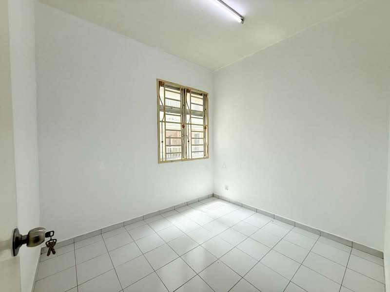Pangsapuri untuk Dijual di Desajaya Villa - Azlan Salim - PropertyGuru.com.my