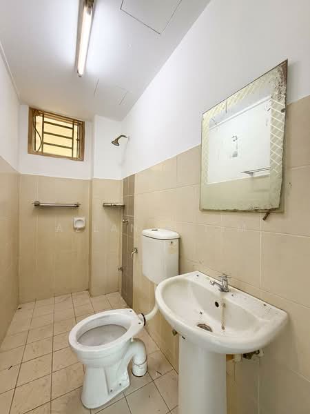 Pangsapuri untuk Dijual di Desajaya Villa - Azlan Salim - PropertyGuru.com.my