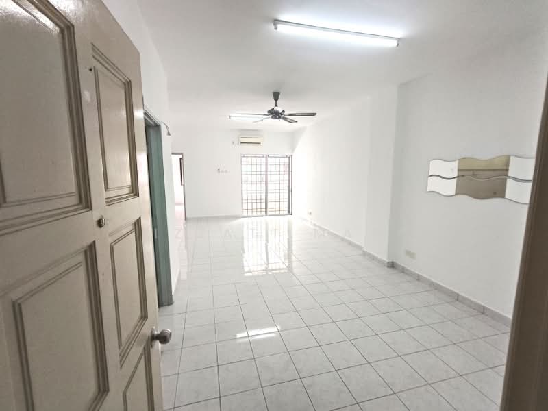 Kondominium untuk Dijual di Pelangi Damansara - Izzati Mat - Living Room - PropertyGuru.com.my