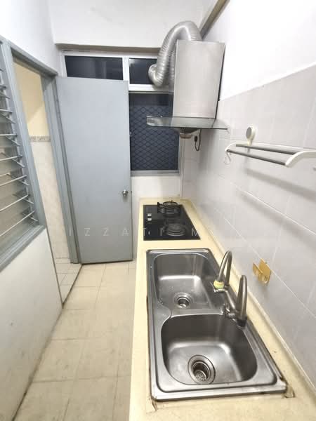 Kondominium untuk Dijual di Pelangi Damansara - Izzati Mat - Kitchen - PropertyGuru.com.my