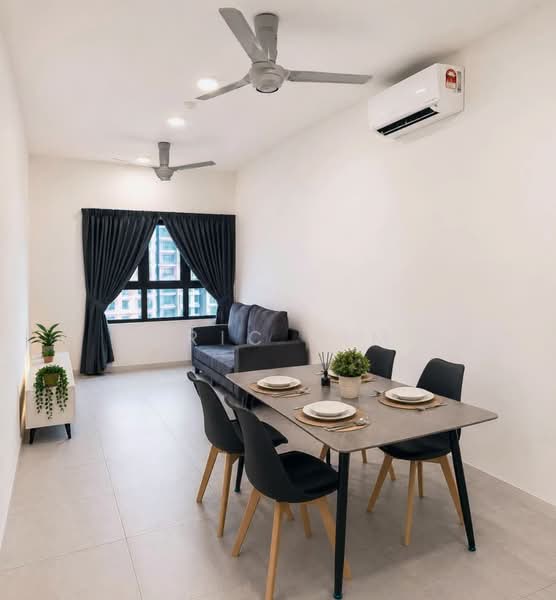 Servis Apartment untuk Disewa di Subang Jaya City Centre (SJCC) : Teja - Eric Lim - Living Room - PropertyGuru.com.my