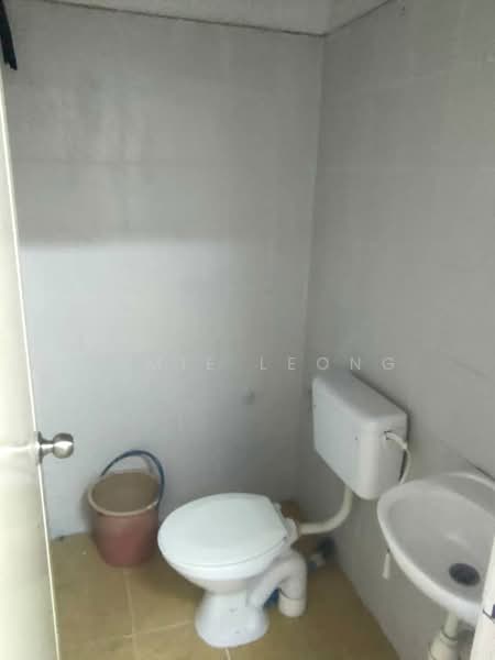 Shop for Rent in Ampang Jaya (Ampang) - Jamie Leong - Bathroom - PropertyGuru.com.my
