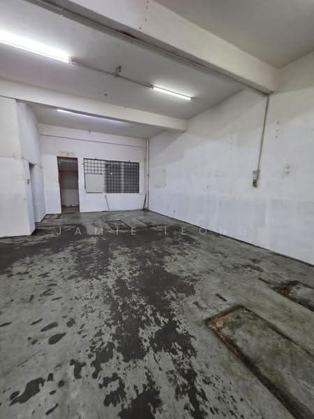 Shop for Rent in Ampang Jaya (Ampang) - Jamie Leong - Interior - PropertyGuru.com.my