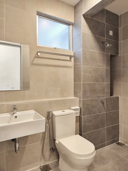 Rumah Bandar untuk Disewa di Klang (Selangor) - Kim Ling - Master Bathroom - PropertyGuru.com.my