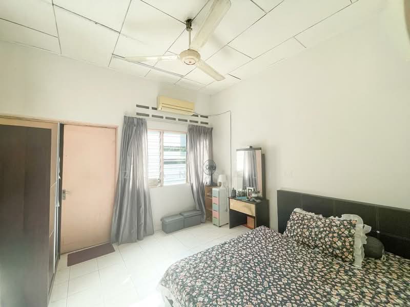 Rumah Teres 2 Tingkat untuk Dijual di Taman Bukit Chedang (Seremban) - Azlan Salim - PropertyGuru.com.my