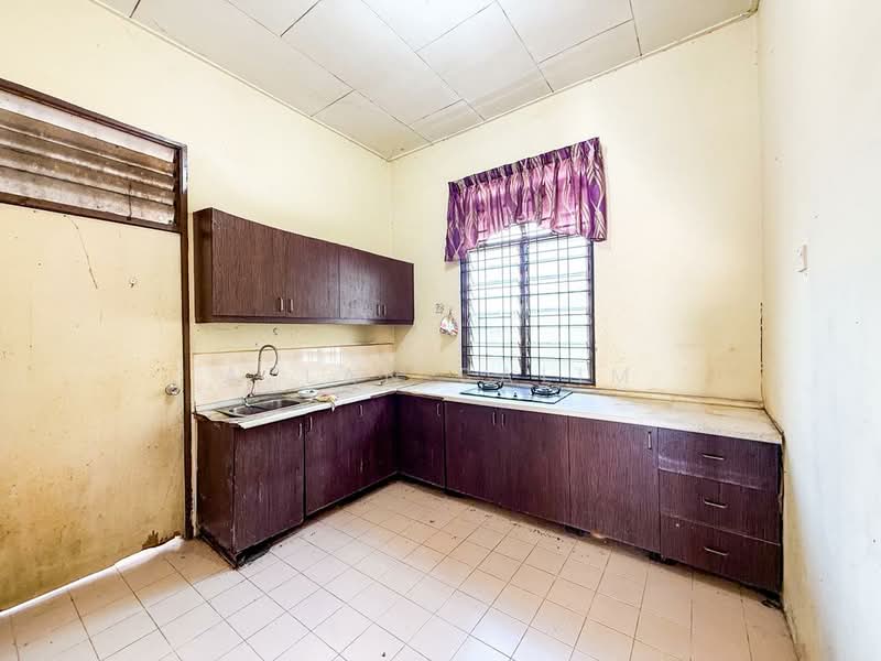 Rumah Teres 1 Tingkat untuk Dijual di Taman Bukit Chedang (Seremban) - Azlan Salim - PropertyGuru.com.my