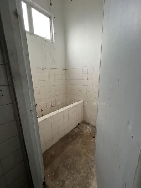 Kedai untuk Disewa di Salak Selatan (Kuala Lumpur) - Joey Wong - Bathroom - PropertyGuru.com.my