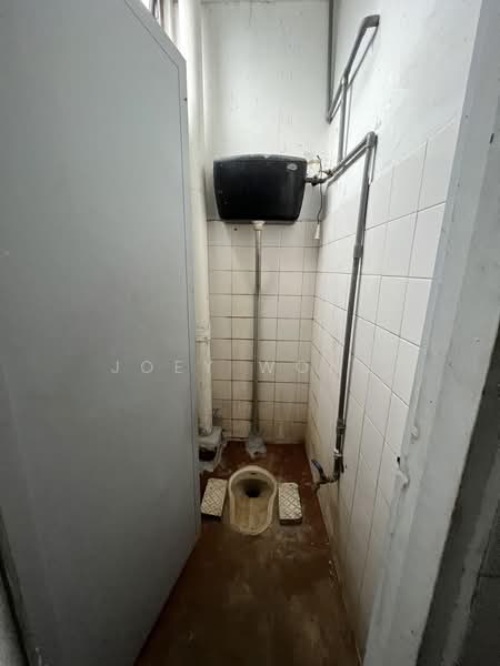 Kedai untuk Disewa di Salak Selatan (Kuala Lumpur) - Joey Wong - Bathroom - PropertyGuru.com.my