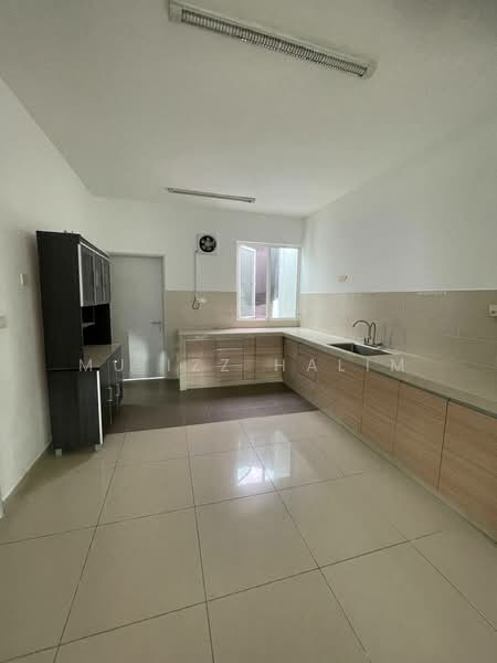 2-storey Terraced House for Rent in Cyberjaya (Selangor) - Mu'izz Halim - Kitchen - PropertyGuru.com.my