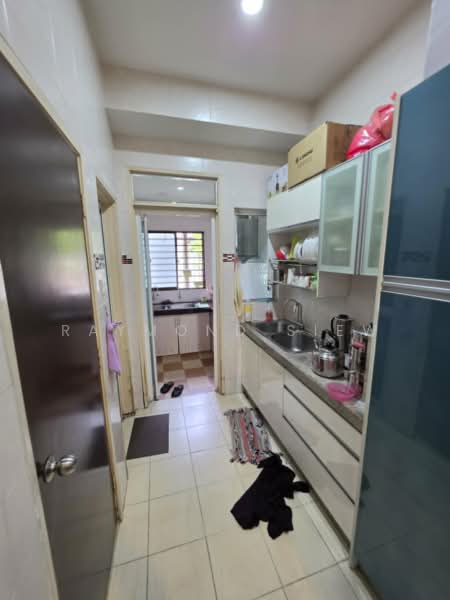 Semi-Detached House for Sale in Sutera Damansara (Damansara Damai) - Raymond Siew - Kitchen - PropertyGuru.com.my