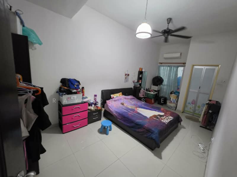 Semi-Detached House for Sale in Sutera Damansara (Damansara Damai) - Raymond Siew - Bedroom - PropertyGuru.com.my