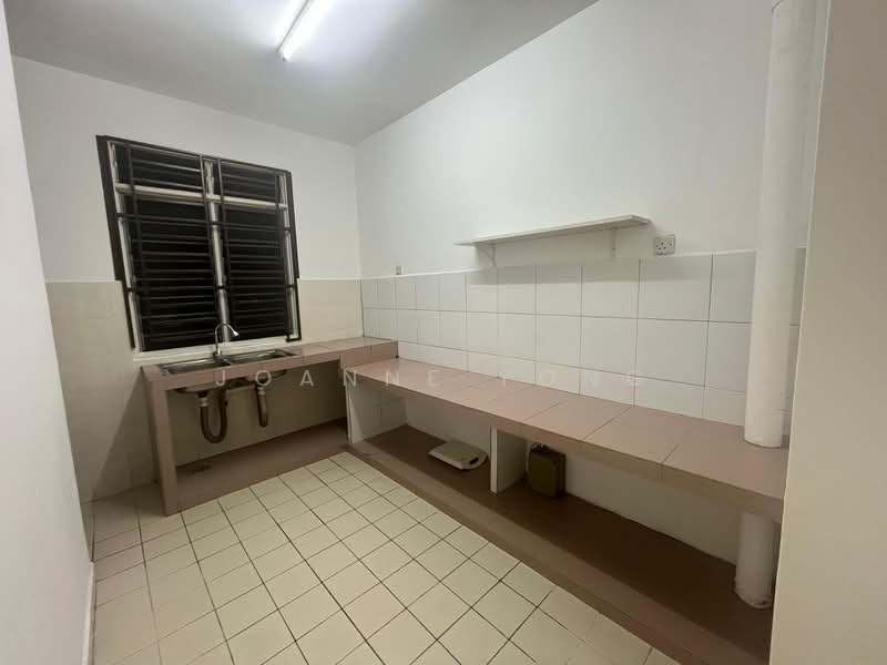 Rumah Teres 2 Tingkat untuk Disewa di Taman Setia Indah (Tebrau) - JOANNE YONG - Kitchen - PropertyGuru.com.my