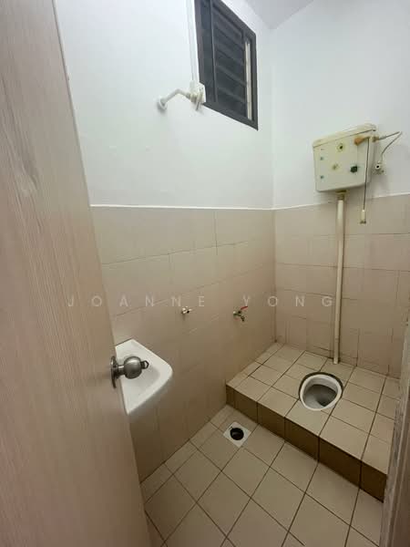 Rumah Teres 2 Tingkat untuk Disewa di Taman Setia Indah (Tebrau) - JOANNE YONG - Bathroom - PropertyGuru.com.my