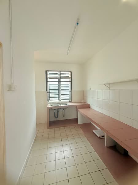 Rumah Teres 2 Tingkat untuk Disewa di Taman Setia Indah (Tebrau) - JOANNE YONG - Kitchen - PropertyGuru.com.my