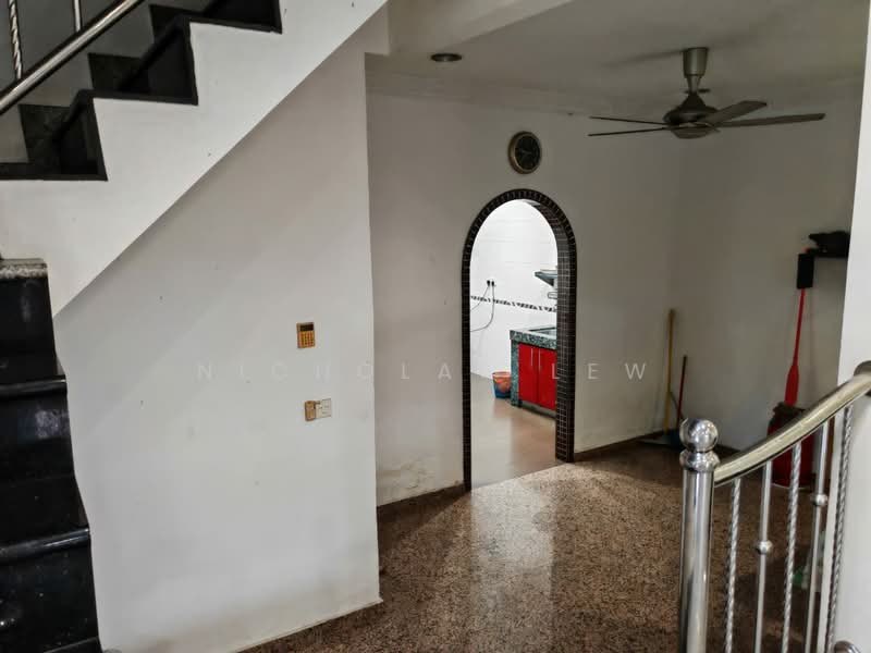 Rumah Teres 2 Tingkat untuk Dijual di Serdang (Seri Kembangan) - Nicholas Lew - PropertyGuru.com.my