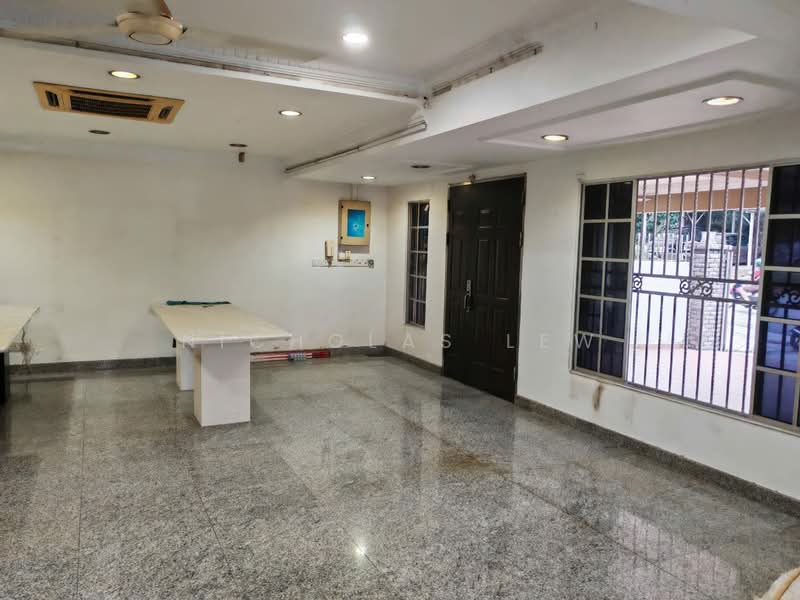 Rumah Teres 2 Tingkat untuk Dijual di Serdang (Seri Kembangan) - Nicholas Lew - PropertyGuru.com.my