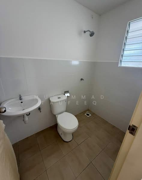 Rumah Teres 1 Tingkat untuk Disewa di Iringan Bayu (Seremban) - Muhammad Taufeeq - Bathroom - PropertyGuru.com.my