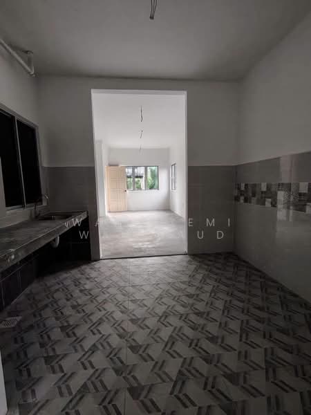 Apartment for Sale at Pangsapuri Impian Langat - Wan Azemi Wan Daud - Kitchen - PropertyGuru.com.my