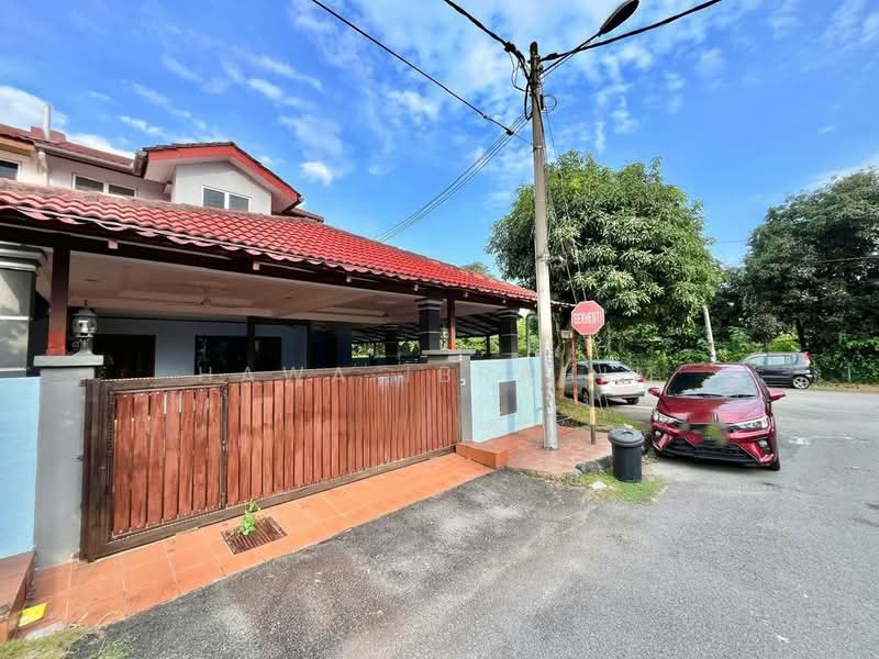 Rumah Teres 2 Tingkat untuk Dijual di Bandar Baru Bangi (Selangor) - Hawa Ibrahim - Exterior - PropertyGuru.com.my