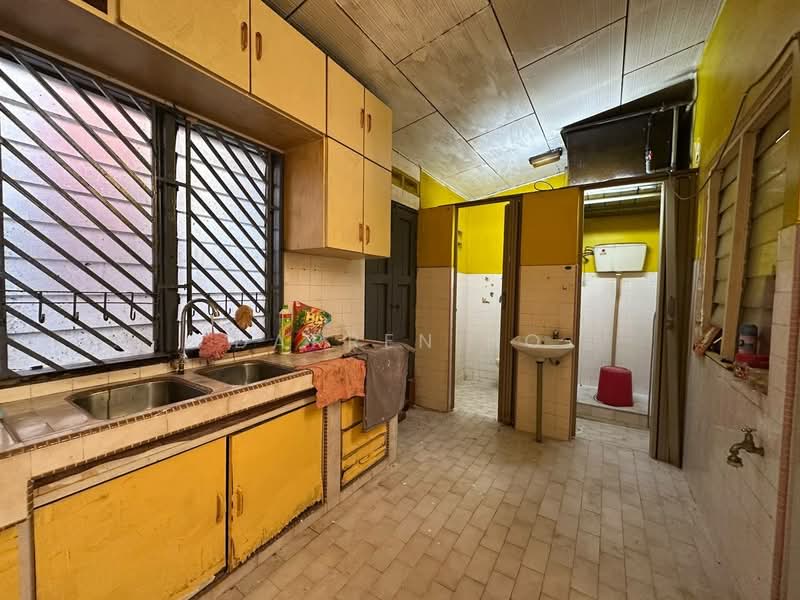 Rumah Teres 1 Tingkat untuk Dijual di Tampoi (Johor) - Darren Ho - Kitchen - PropertyGuru.com.my