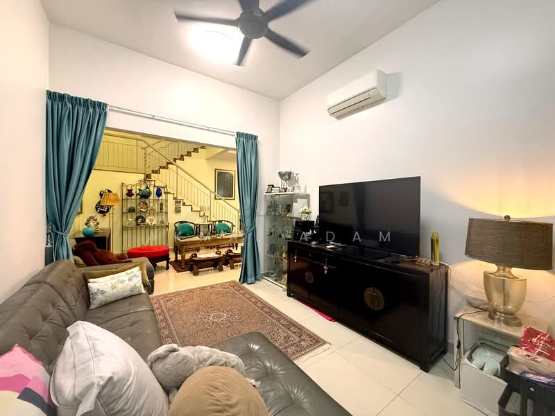 Rumah Teres untuk Dijual di Denai Alam (Shah Alam) - Akmal Adam - Living Room - PropertyGuru.com.my