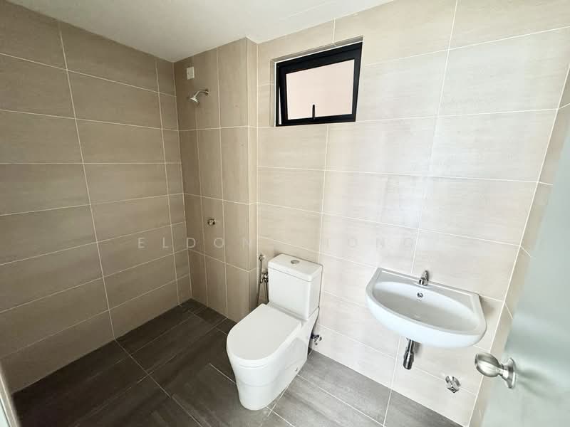 Kediaman Servis untuk Dijual di Parkland Residence @ Kajang 2 - Eldon Chong - Bathroom - PropertyGuru.com.my