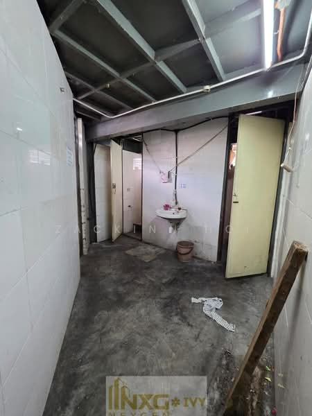 Factory for Rent in Pandamaran (Klang) - Zackinn Hoi - Bathroom - PropertyGuru.com.my
