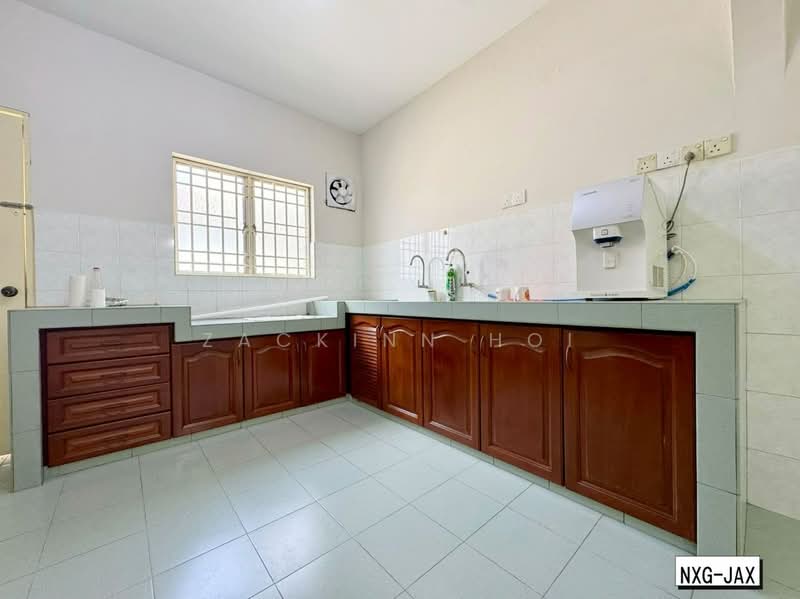 2-storey Terraced House for Sale in Bandar Bukit Tinggi (Klang) - Zackinn Hoi - Kitchen - PropertyGuru.com.my