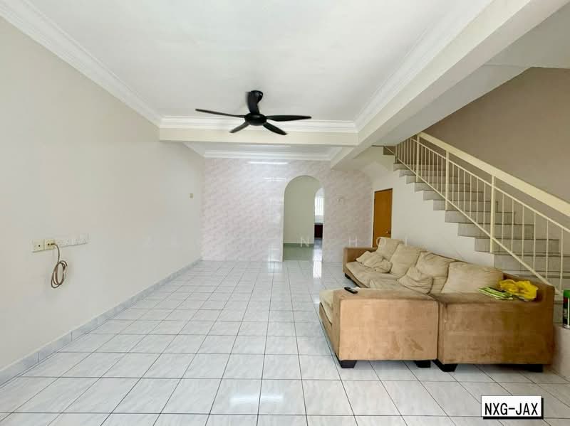 2-storey Terraced House for Sale in Bandar Bukit Tinggi (Klang) - Zackinn Hoi - Living Room - PropertyGuru.com.my