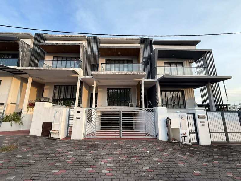 Rumah Teres 2.5-Tingkat untuk Disewa di Bandar Seri Botani (Ipoh) - Mandy Phang - Exterior - PropertyGuru.com.my