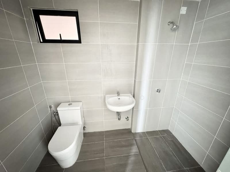 Service Residence for Rent at Parkland Residence @ Kajang 2 - Eldon Chong - Bathroom - PropertyGuru.com.my