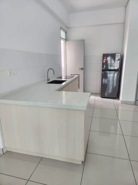 Condominium for Rent at Tropicana Bay Residences - Emma Seow - Kitchen - PropertyGuru.com.my