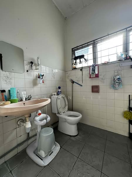 2-storey Terraced House for Sale in BANDAR PUCHONG JAYA (Puchong) - Jayden Lee - Bathroom - PropertyGuru.com.my