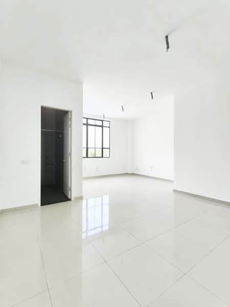 2-storey Terraced House for Sale in Bandar Seri Alam (Masai) - Yik Tat - PropertyGuru.com.my