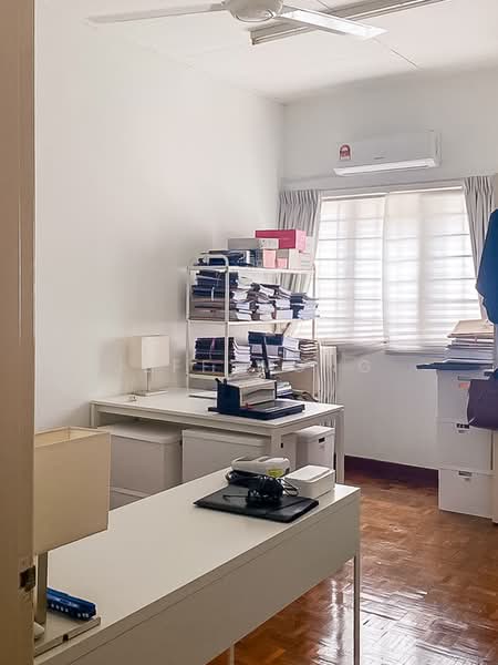 Rumah Teres 2-Tingkat untuk Dijual di Seri Utama Damansara (Kota Damansara) - Jeff Wong - Study - PropertyGuru.com.my