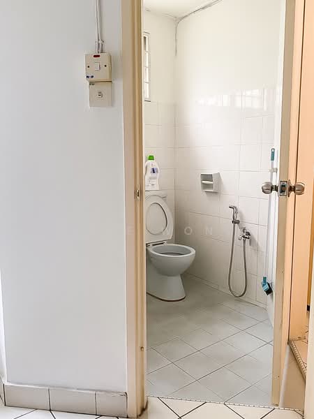 Rumah Teres 2-Tingkat untuk Dijual di Seri Utama Damansara (Kota Damansara) - Jeff Wong - Bathroom - PropertyGuru.com.my