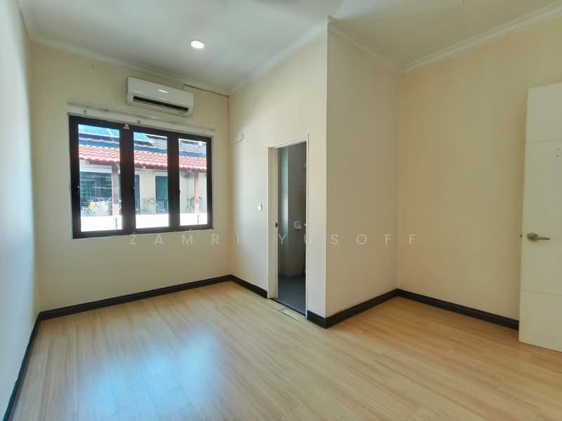 Rumah Teres 2 Tingkat untuk Dijual di Alam Nusantara (Setia Alam) - Zamri Yusoff - PropertyGuru.com.my