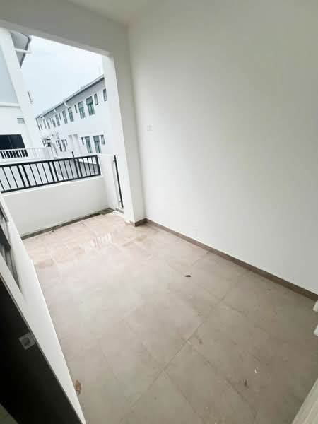 2-storey Terraced House for Sale in Bandar Selesa Jaya (Skudai) - Tommy Tai - Balcony - PropertyGuru.com.my