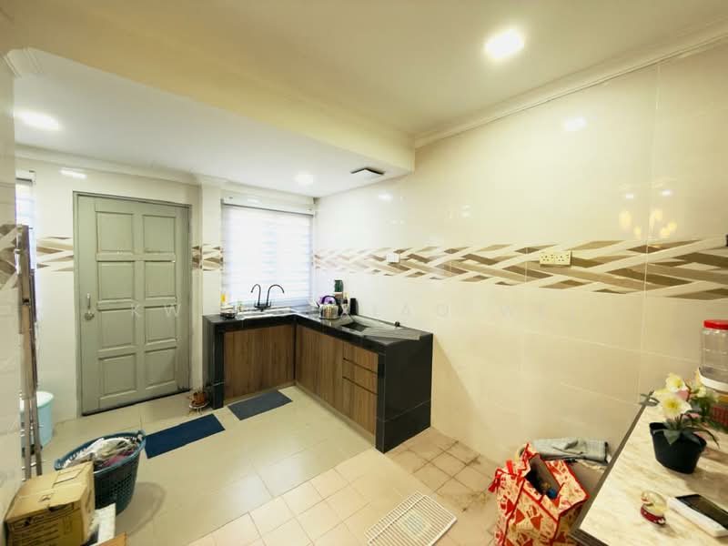Rumah Teres untuk Disewa di Bandar Country Homes (Rawang) - Kwong Xiao Wei - Kitchen - PropertyGuru.com.my