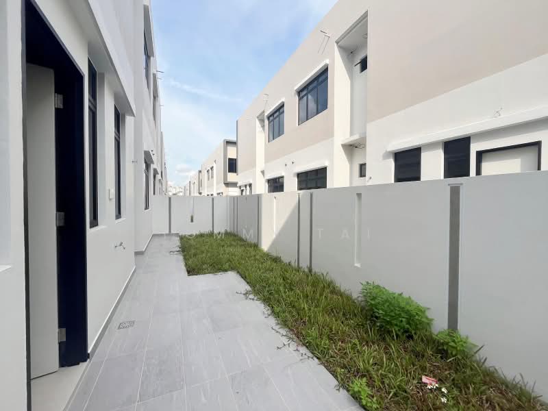 Rumah Berkembar untuk Dijual di Taman Sutera Utama (Skudai) - Tommy Tai - Exterior - PropertyGuru.com.my