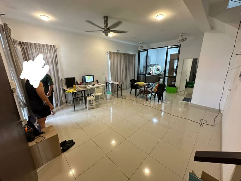 Semi-Detached House for Sale in Rawang (Selangor) - Kwong Xiao Wei - Living Room - PropertyGuru.com.my