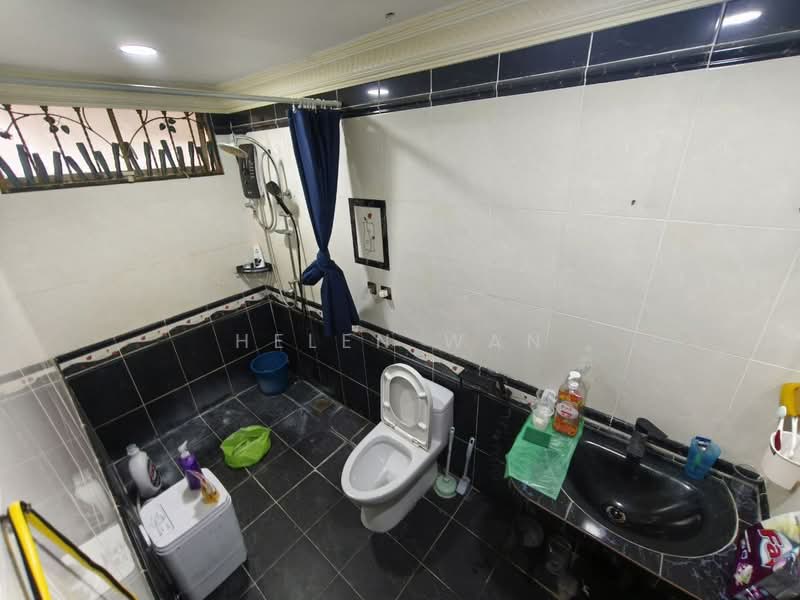 Rumah Bandar untuk Dijual di Jalan Ipoh (Kuala Lumpur) - Helen Wan - Bathroom - PropertyGuru.com.my