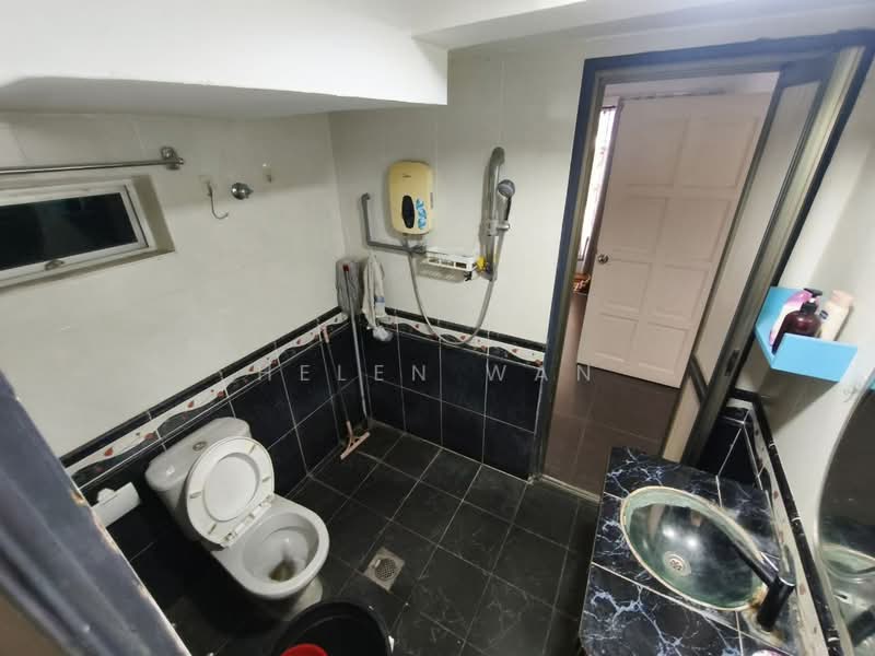 Rumah Bandar untuk Dijual di Jalan Ipoh (Kuala Lumpur) - Helen Wan - Bathroom - PropertyGuru.com.my